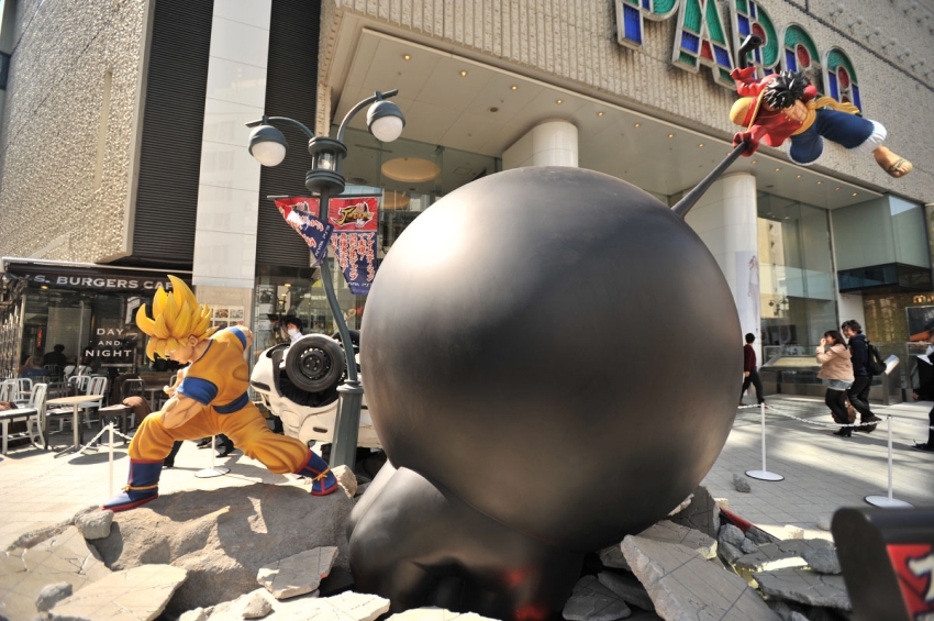 Batalha de rua Goku vs Luffy 02