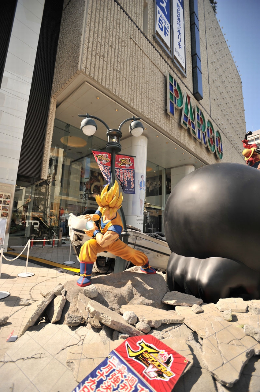 Batalha de rua Goku vs Luffy 07