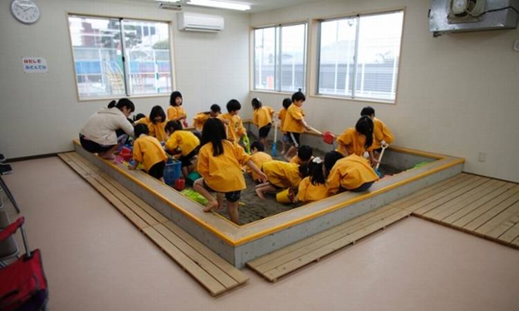 Playground indoor Fukushima 02