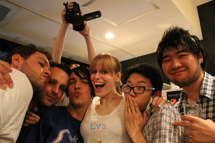 No karaoke party com o time da Alemanha e o Ino